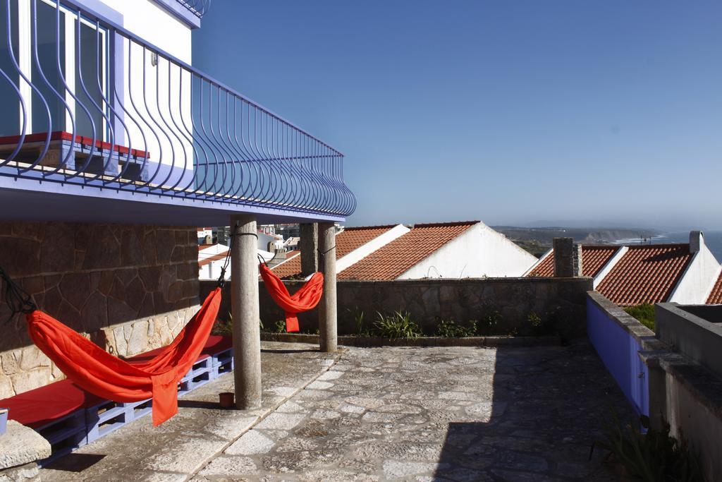 Хостел Chill In Ericeira Surf House Экстерьер фото