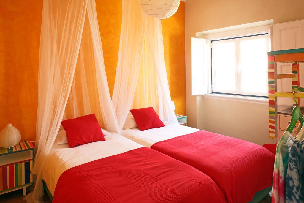 Хостел Chill In Ericeira Surf House Номер фото