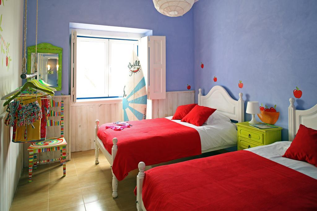 Хостел Chill In Ericeira Surf House Номер фото