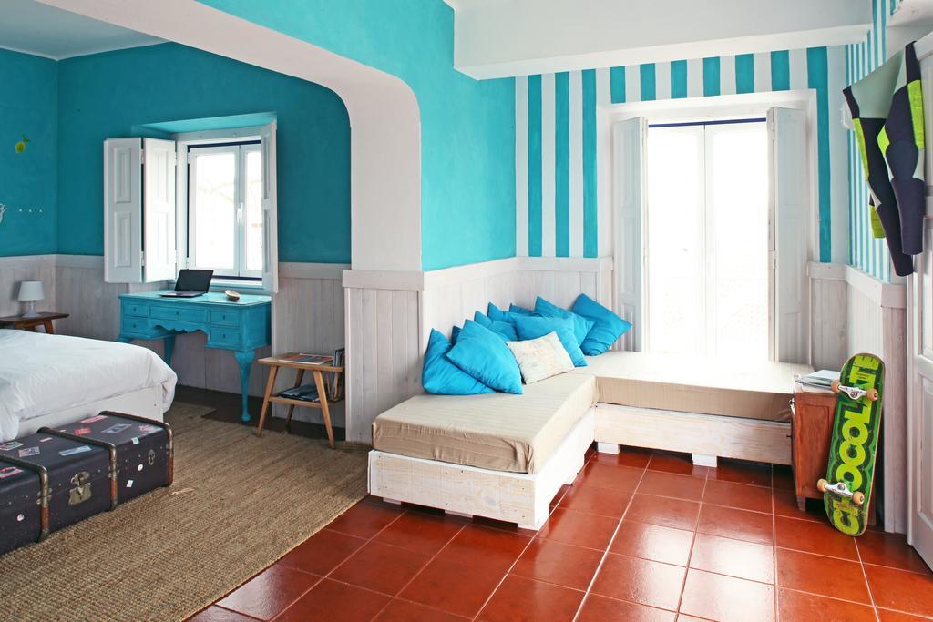 Хостел Chill In Ericeira Surf House Экстерьер фото