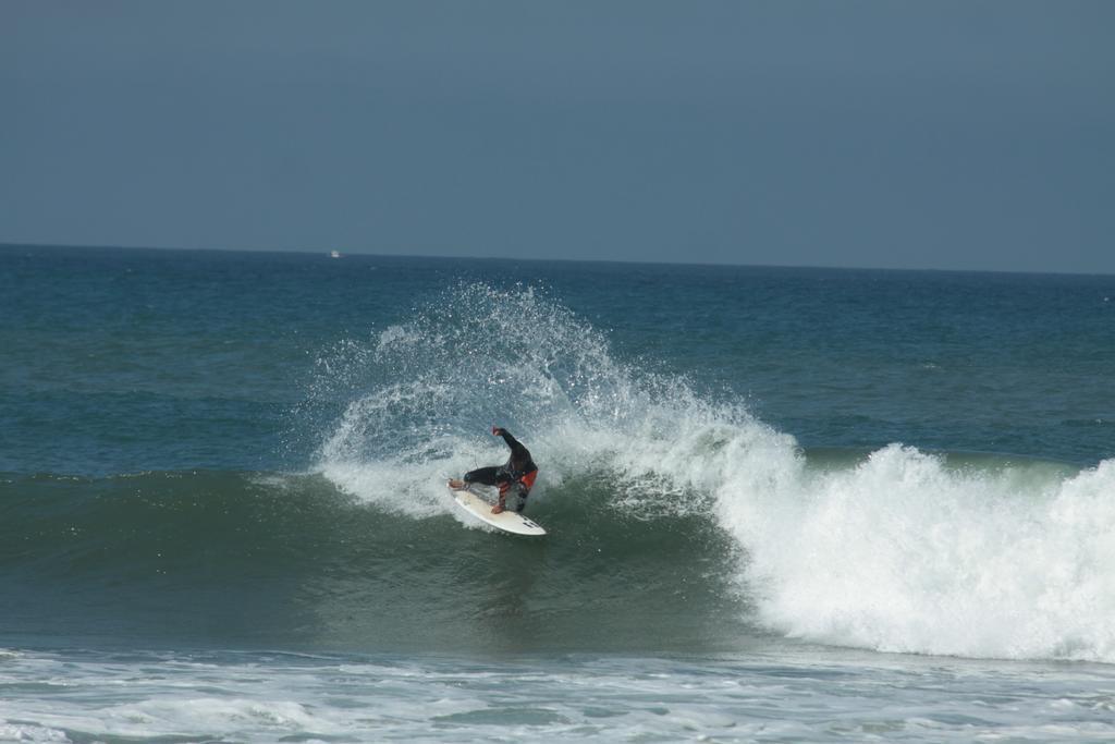 Хостел Chill In Ericeira Surf House Экстерьер фото