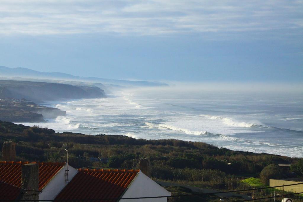 Хостел Chill In Ericeira Surf House Экстерьер фото